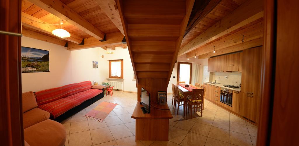 Vieilles Maisons D'Introd Bagian luar foto