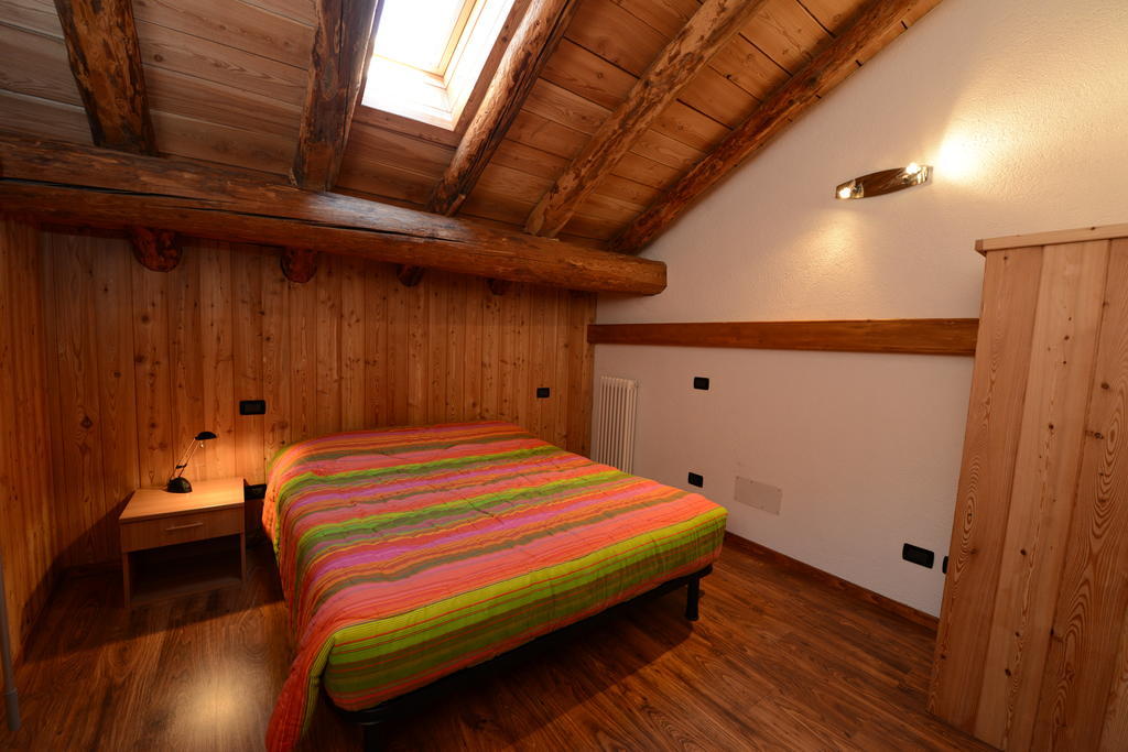 Vieilles Maisons D'Introd Ruang foto