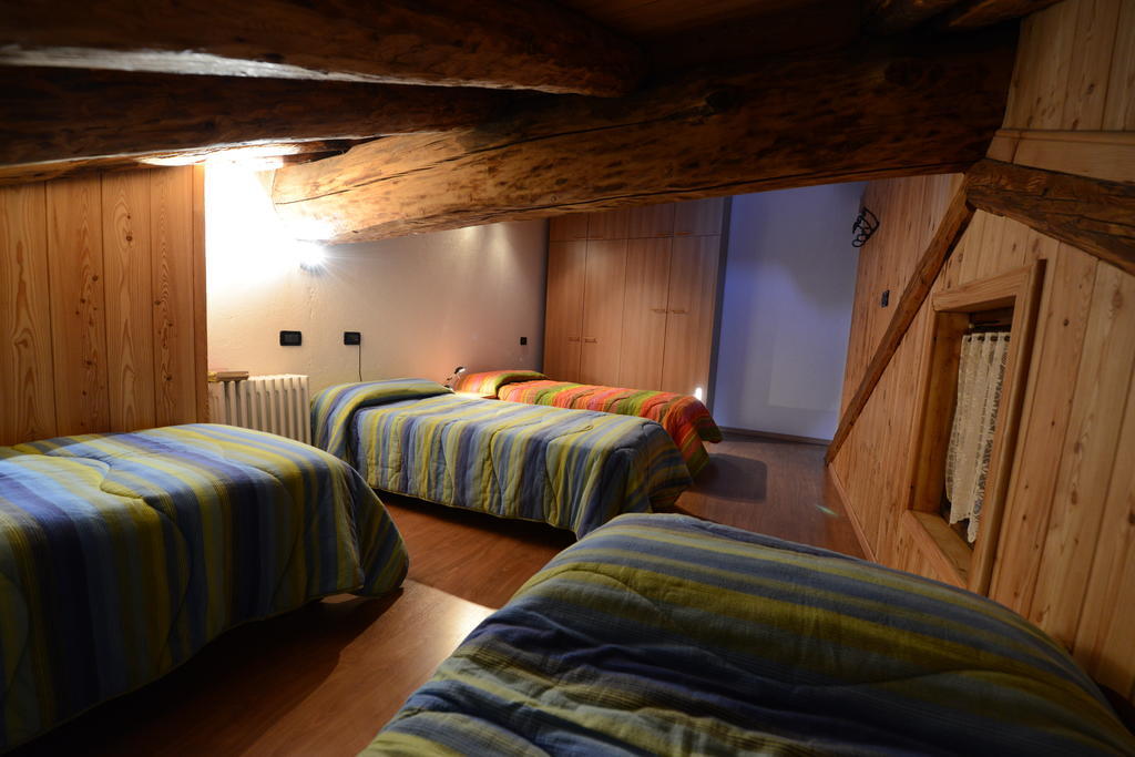 Vieilles Maisons D'Introd Ruang foto