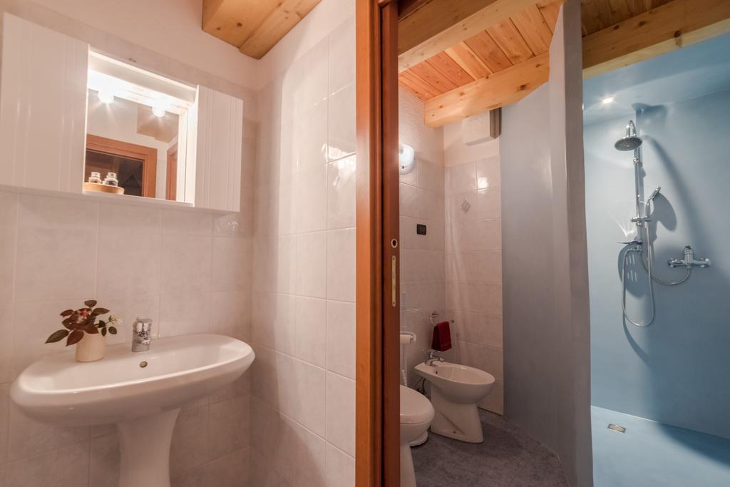 Vieilles Maisons D'Introd Bagian luar foto