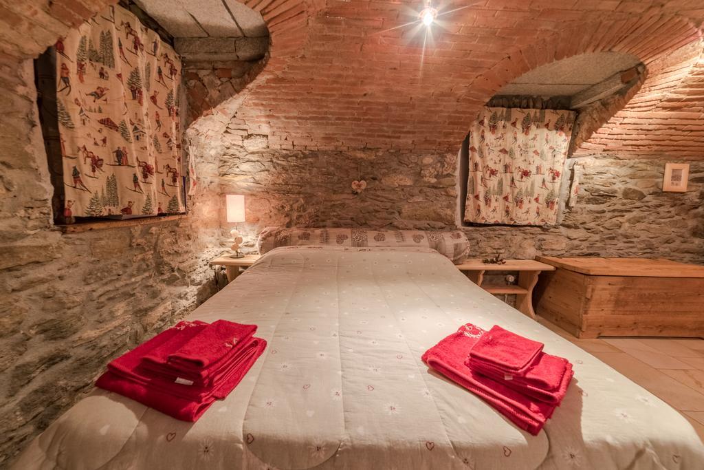 Vieilles Maisons D'Introd Bagian luar foto