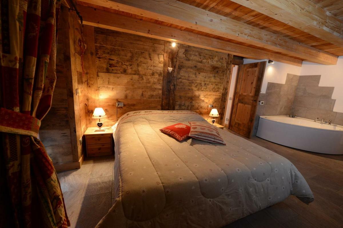 Vieilles Maisons D'Introd Bagian luar foto