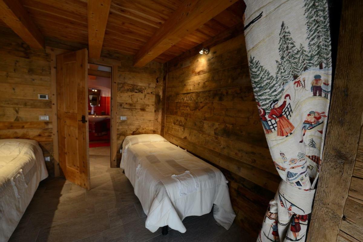 Vieilles Maisons D'Introd Bagian luar foto
